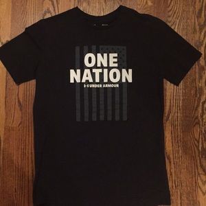 UA LOSSE FITTING HEATGEAR ONE NATION